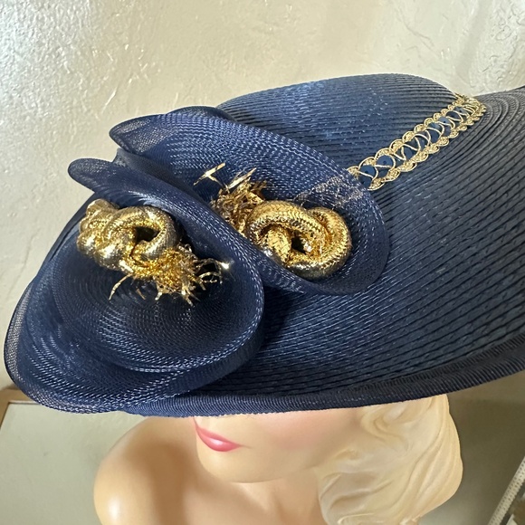 ENTRANCING 1970S\' NAVY STRAW WIDE BRIM HAT WITH SEQUINS, CRIN & SHINY GOLD TRIM